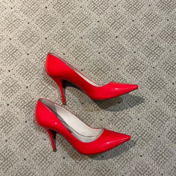 Sophia Webster "LOLA" Patent Leather Classic Pumps. - Picture 9 of 12